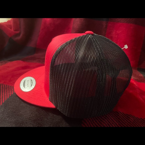 The authentic SnapBack cent red hat - Picture 2 of 4